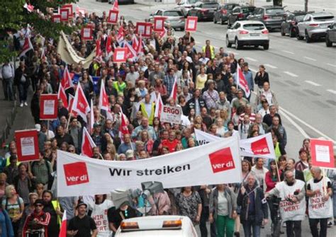 » sie streiken für mehr geld.¹. Erneut streiken bundesweit Versicherungsangestellte ...