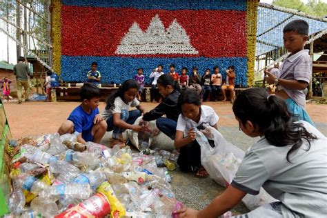 Masalah Sampah Plastik Di Sekolah