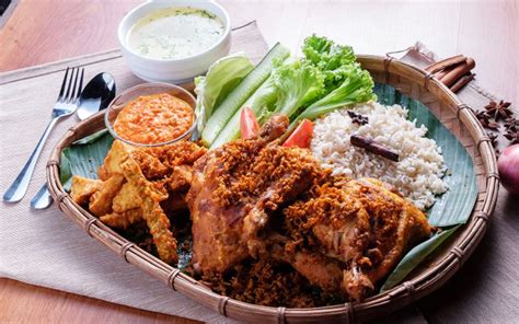 Ayam goreng kuning recipe (indonesian turmeric fried chicken). Ayam penyet terbaik di sekitar Lembah Klang | Free ...