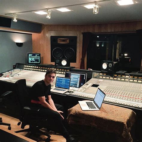 ‹ › at stmpd studios it's all about creating the ultimate recording environment. News : Martin Garrix ouvre ses propres studios d ...