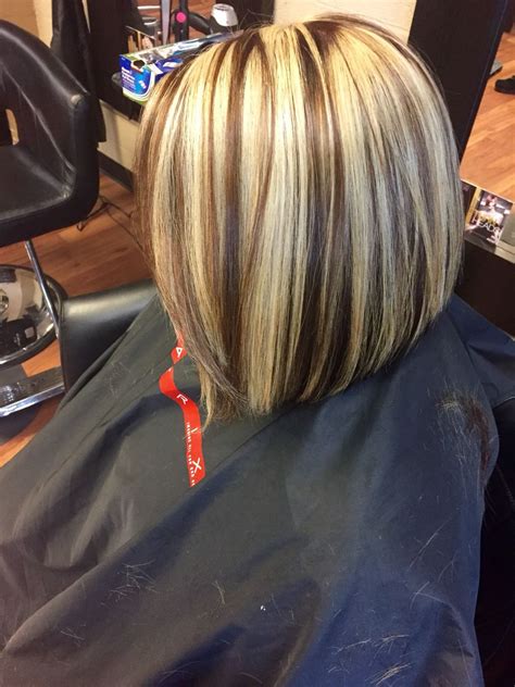 Brown hair with blonde highlights has been one of the cutest hair trends for as far back as we can remember.it's a classic blend that suits both reserved and outgoing personalities.brown hair with chunky blonde highlights. Chunky blonde highlight with a mocha brown base and short ...