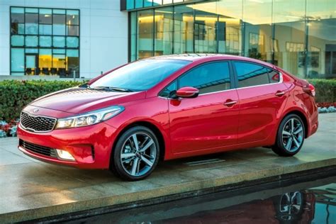 Used 2017 Kia Forte Lx Sedan Review And Ratings Edmunds