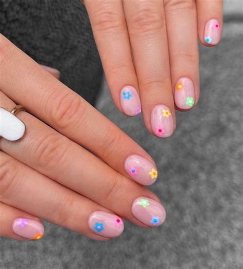 41 Best Spring Nails For 2022 Colourful Floral Natural Nails