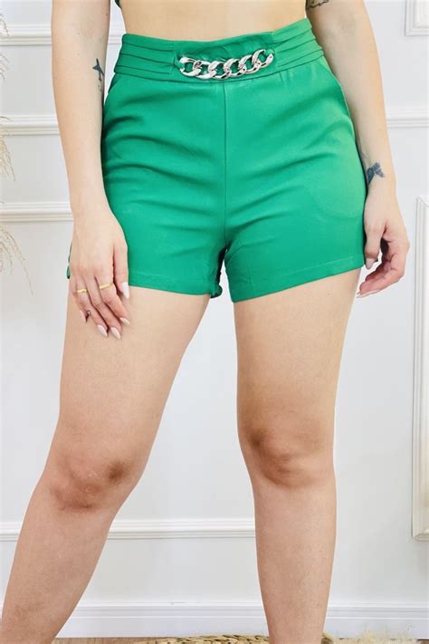 Short Feminino Alfaiataria Cintura Alta Detalhe Corrente