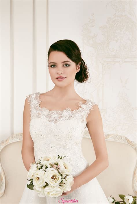 Abito da sposa corto, stile anni 50 composto da tante piccole margherite ricamate, unico pezzo con sotto gonna in tulle. nikla-Abito da Sposa corto vintage online economico per ...