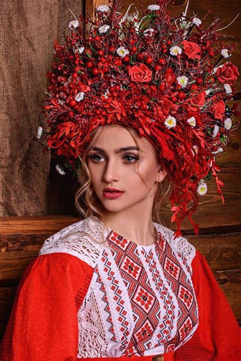 Pin By Robert B Borboa On Ukraine Ukrainian Women Headpiece Headdress