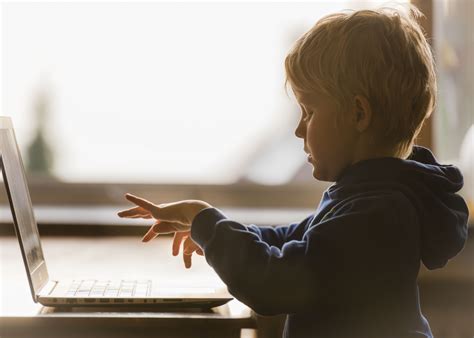 There are many advantages to play typing games. 11 Best Free (and Fun!) Typing Games for Kids & Adults