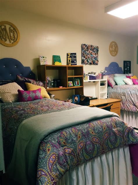 Dorm Room In Ford Hall At James Madison University Dorm Style