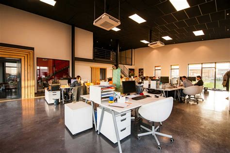 What Is The Differences Between Shared Workspace And Coworking Space