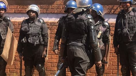 Police Soldiers Patrol Zimbabwes Bulawayo As Opposition Protest Thwarted