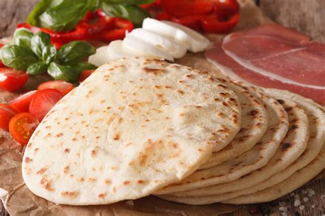 Ricette dolci facili e veloci. Ricetta Piadina Fatta in Casa - Il Club delle Ricette