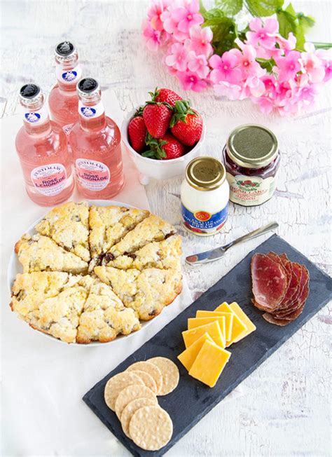How To Pack A Tea Party Picnic — La Fuji Mama