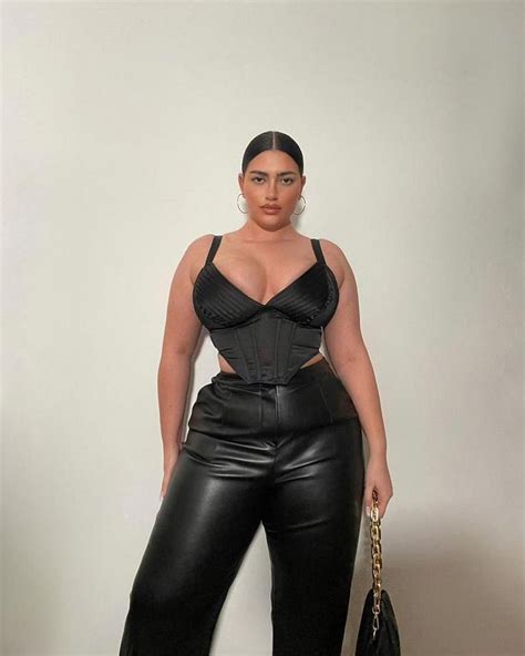 Irena Drezi On Instagram Back To Basics Missguided Ad Missguided Moda Plus Size Moda