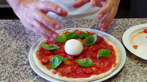Podemos preparar la masa el día anterior, dejar en la nevera y al día siguiente usarla. pizza con burrata - YouTube