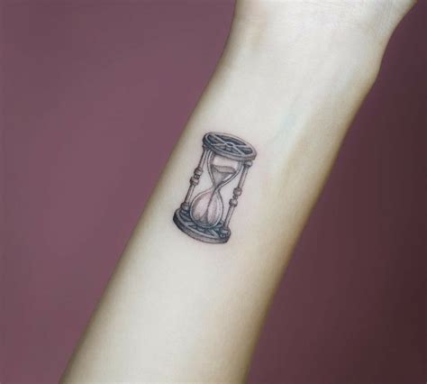 12 Girly Hourglass Tattoo Ideas To Inspire You