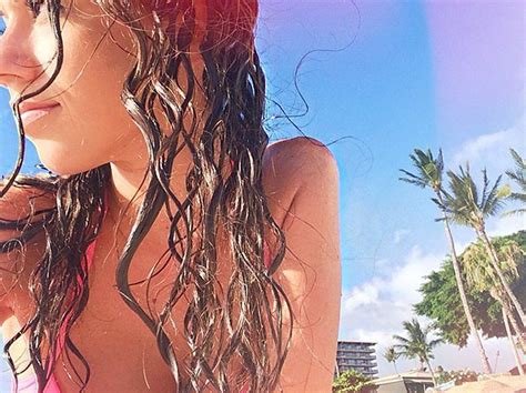 Sexy Colleen Ballinger Showed Her Big Boobs In Bikini Private Pics