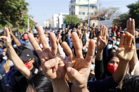 쿠데타 이후 가장 많은 사상자. 경찰 첫 총기 사용 … 미얀마 反쿠데타시위 '일촉즉발' - 세계 ...