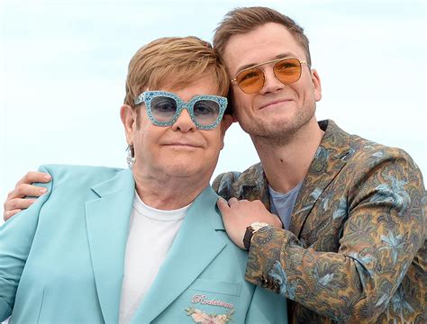 Elton John E Taron Egerton Cantam Juntos Em Clipe De Música De