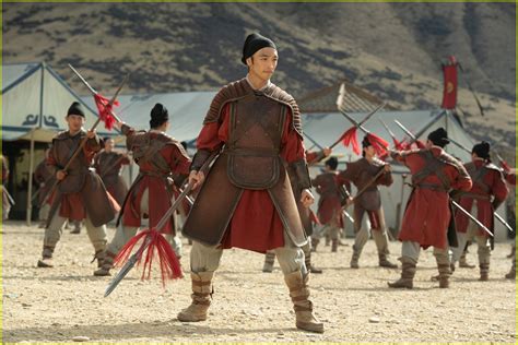 A young chinese maiden disguises herself as a male warrior in order to save her father. Is 'Mulan' Worth $30 to Watch Now? Read These Reviews!: Photo 4480319 | Disney, Mulan, Yifei Liu ...