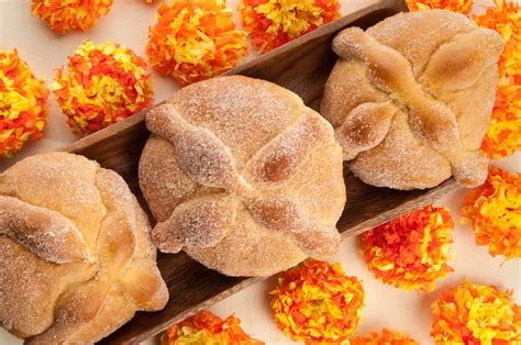 7 Traditional Mexican Day Of The Dead Dishes Sweet Bread Food