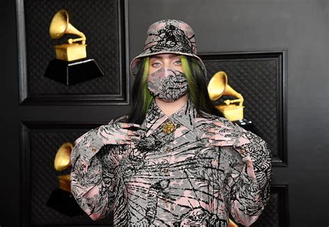 2021 Grammys Billie Eilish Snags Trophy For Record Of The Year Billie Eillish 2021 Hd