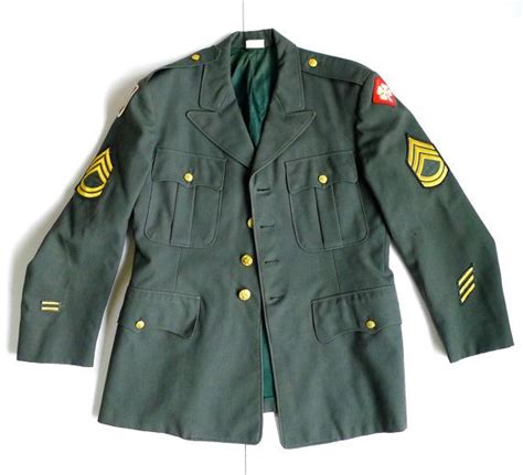 Vietnam Era Us Army Uniform Jacket With Patches Us Army Uniforms