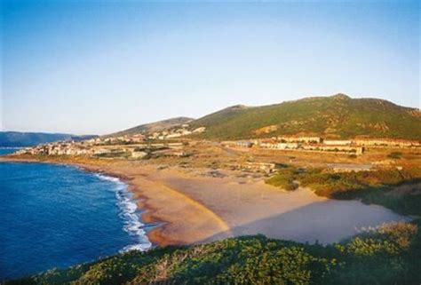 Che spettacolo!!#disegnandolitalia #italia #thelonewolf #lonewolf #nazarionesta #sardegna. Plage Porto Alabe à Tresnuraghes en Sardaigne - Sardegna Bosa