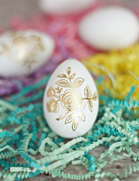 Diy Gold Foil Easter Eggs The Pretty Life Girls