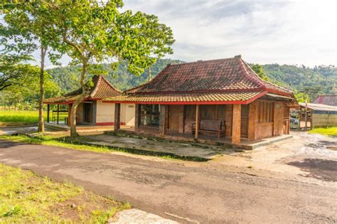 Rumah Adat Sunda Berbagai Bentuk Atap Sebagai Ikon Budaya Archify