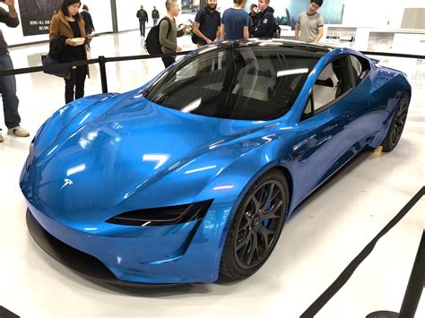 Tesla has claimed that it will be capable of 0 to 60 mph (0 to 97 km/h) in 1.9 seconds, which would be quicker than any street legal production car as of the announcement in 2017. Tesla Roadster 2020 imponeert in felle (en de meest ...