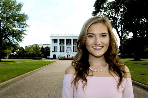 Q A With Baylee Clark Homecoming Queen Candidate The Crimson White