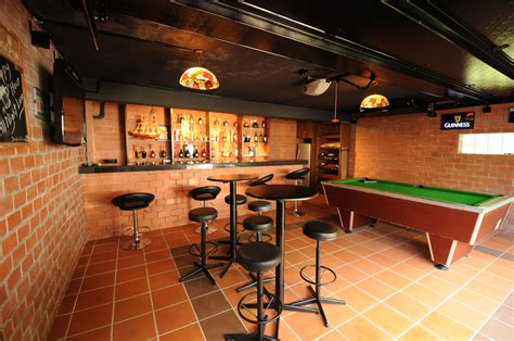 Besides that, such a place will stimulate their imagination and help them to improve their skills. Garage converted into Bar | Garage pub, Home pub, Garage ...