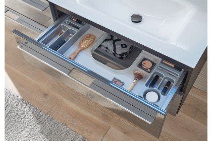 Stellen sie sich ihren badspiegel mit led beleuchtung oder neon beleuchtung individuell zusammen. LEONARDO living Badezimmer Bad 109 Glas metallic | Möbel ...