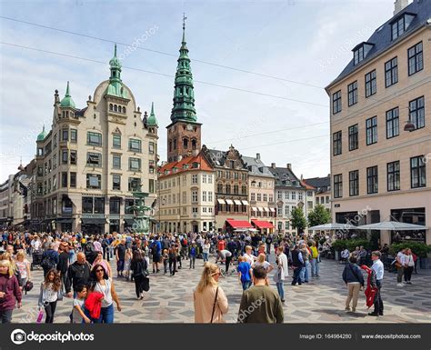 Plaza Amager En Copenhague — Foto Editorial De Stock © Wdnet 164984280
