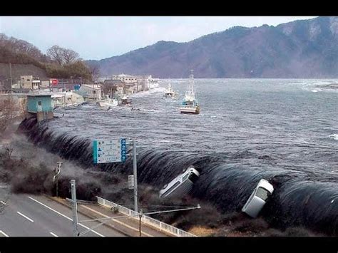 Mar 11, 2011 · japan earthquake and tsunami, severe natural disaster that occurred in northeastern japan on march 11, 2011, and killed at least 20,000 people. Tsunami In Japan - Tsunami Japan 2011 - Japan Tsunami 2011 ...