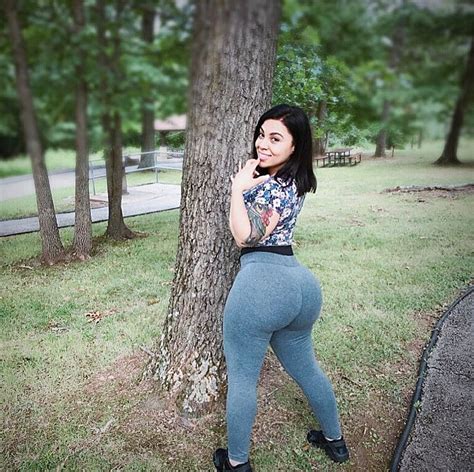 list 96 pictures pictures of women with big butts completed