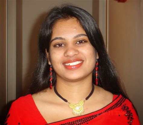 Beautiful Desi Housewife Looking Hot Pictures Nirjonmela Desi Forum