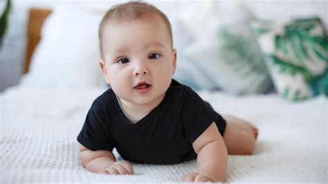 Nama bayi laki laki keren sangat cocok untuk menjadi pilihan bagi anda yang memiliki seorang anak laki laki. 100 Nama Bayi Laki-Laki Bermakna Tampan dan Keren dari ...