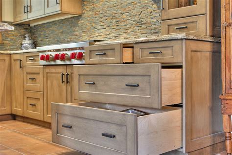 Kitchen base cabinets with deep drawers. Kitchen drawers deep enough for big pots and pans ...