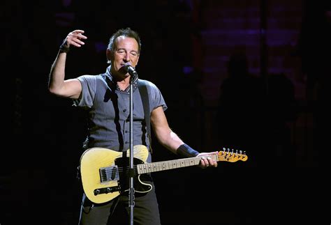 Il s'agira de la quatrième participation de bruce springsteen à cette initiative, après 1995, 2010 et 2016. Bruce Springsteen On Trump: President Doesn't Know 'What ...