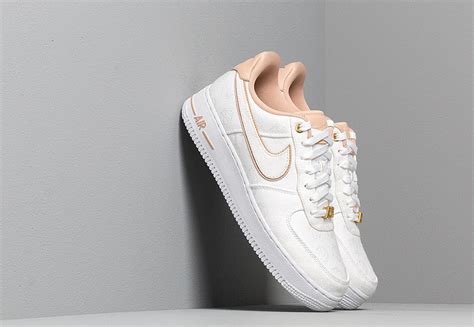 Its design highlights an innovative deconstruction on its sides that divides the swoosh to fix it with small seams. Nike Wmns Air Force 1 '07 Lx White/ Bio Beige-white ...