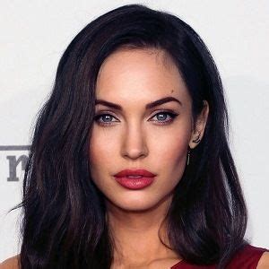 Megan denise fox was born on may 16, 1986 in oak ridge, tennessee and raised in rockwood she began her drama and dance training at age 5 and at age 10, she moved to port st. Megan Fox Bio, Affair, Married, Husband, Net Worth, Ethnicity, Salary, Age, Nationality, Height ...