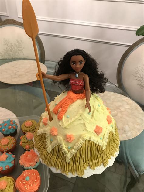 Pin By Kenya Pasion On Ideas Moana Birthday Cake Doll Cake Moana Cake