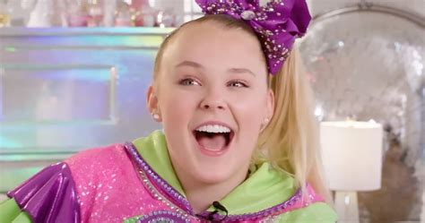 Jojo Siwa Throws Pride Party Cops And Paramedics Arrive On The Scene