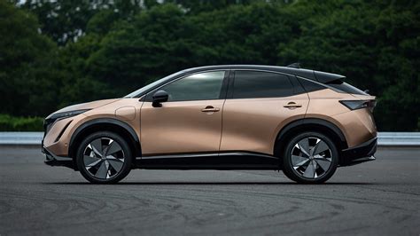 Nissan Ariya 2021 Elektryczny Suv Z Dużą Baterią I świetnym Zasięgiem