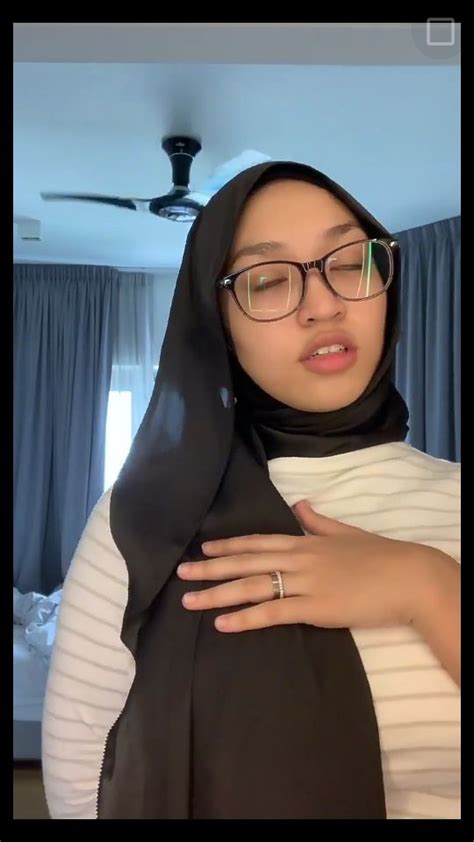 Pin By Hasaming Smae On Hijaber Indonesia In 2021 Girl Hijab Hijabi