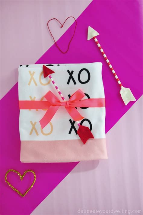 Custom Printed Xo Valentines Day Blanket Delineate Your Dwelling