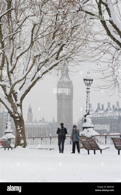 London Big Ben Snow Scene Stock Photo Alamy