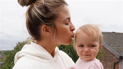 Strictlys Gemma Atkinsons Daughter Mia Shows Off Love Of Food In