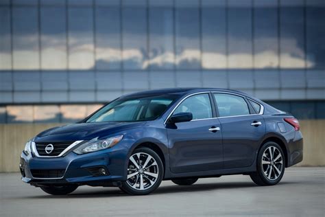 2016 - 2017 Nissan Altima | Top Speed
